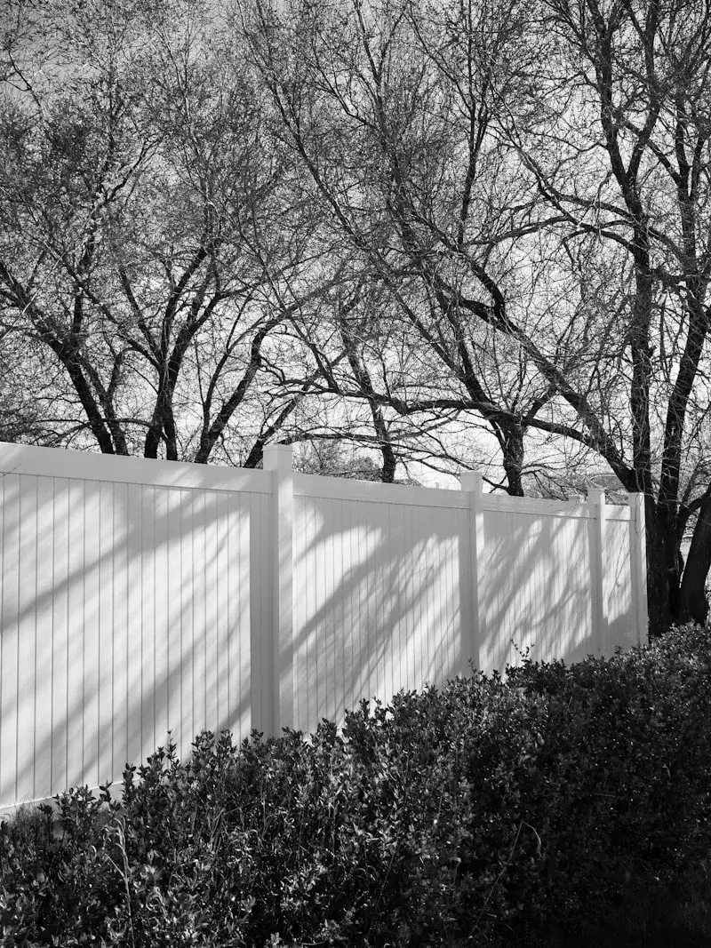 Vinyl Privacy & Picket Fence example